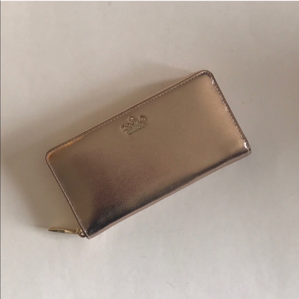 🆕 Kate Spade Rose Gold Wallet